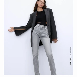 grå jeans storlek 34 - grå jeans från zara slutsålda över rallt vad jag vet helt oanvän då jag köpte två storlekar och tog den andra 