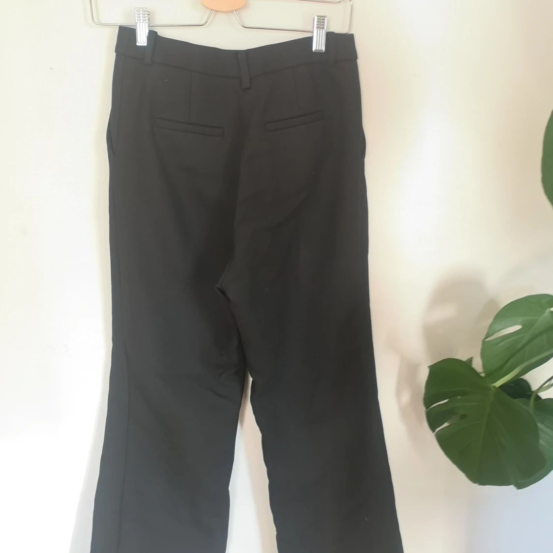 Svart byxor med slits  - 90