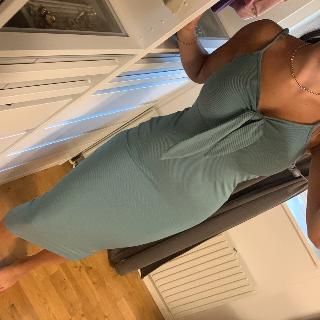 Ny Militärgrön Klännind med knut