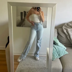 Zara jeans - Skitsnygga oanvända jeans från zara! Storlek 40 men fungerar lika bra till 38💖 frakt tillkommer 