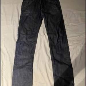 Ett par jeans jag har använt ett par gånger. Jättesköna och bekväma jeans 