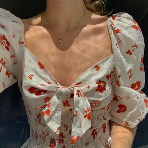 Blommig blus - Blommig blus 