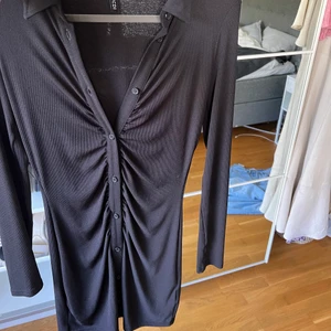 Klänning  - Svart klänning från hm storlek S🖤