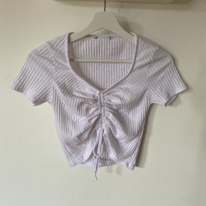 Tröja - Tröja med dragsko. Säljer på grund av ingen användning. Storlek M