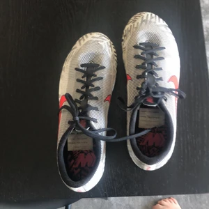 Nike fotbollsskor  - Storlek 38 1/2 inte så nya men spelbara