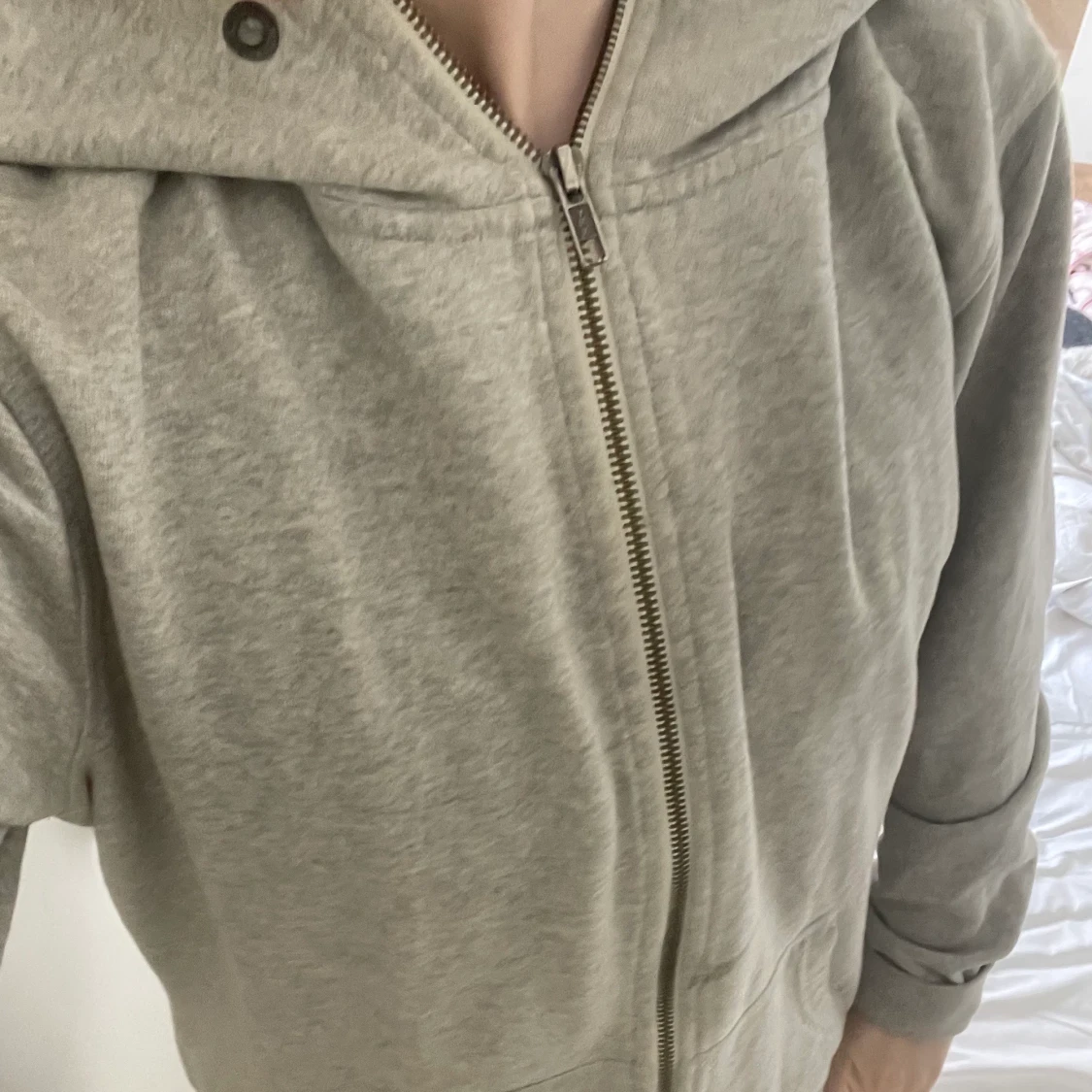 Grå Zip-Up Hoodie 