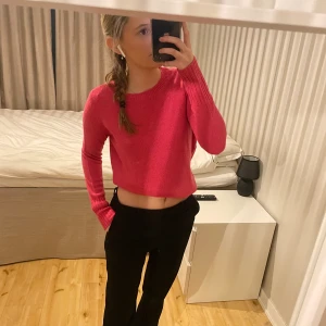 Stickad tröja  - Super fin rosa stickad tröja som inte kommer till så mycket användning för mig längre