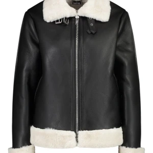 Söker!!! - Söker denna jacka från boohoo i storlek 38