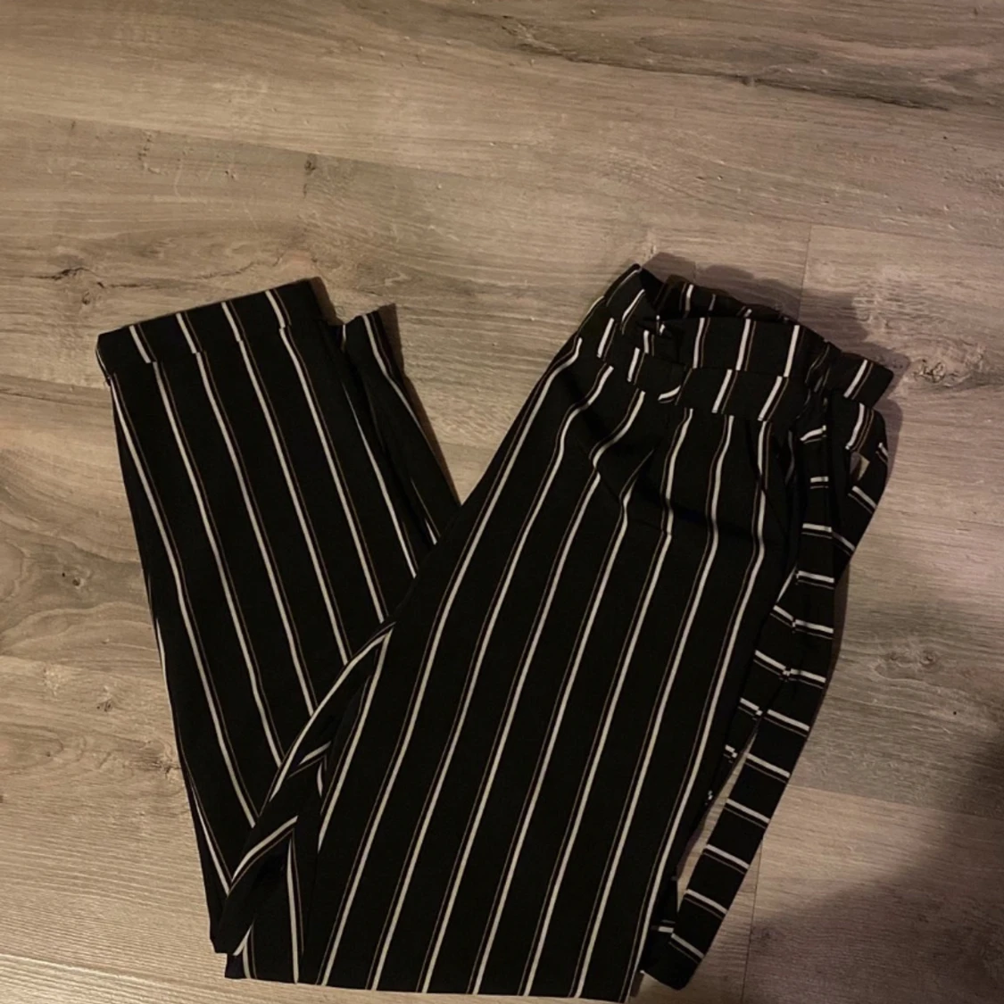 Svartvita kostymbyxor  - 90