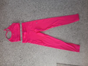 Tommy hilfiger träningsset stl M. - Oanvänt träningsset stl M. 