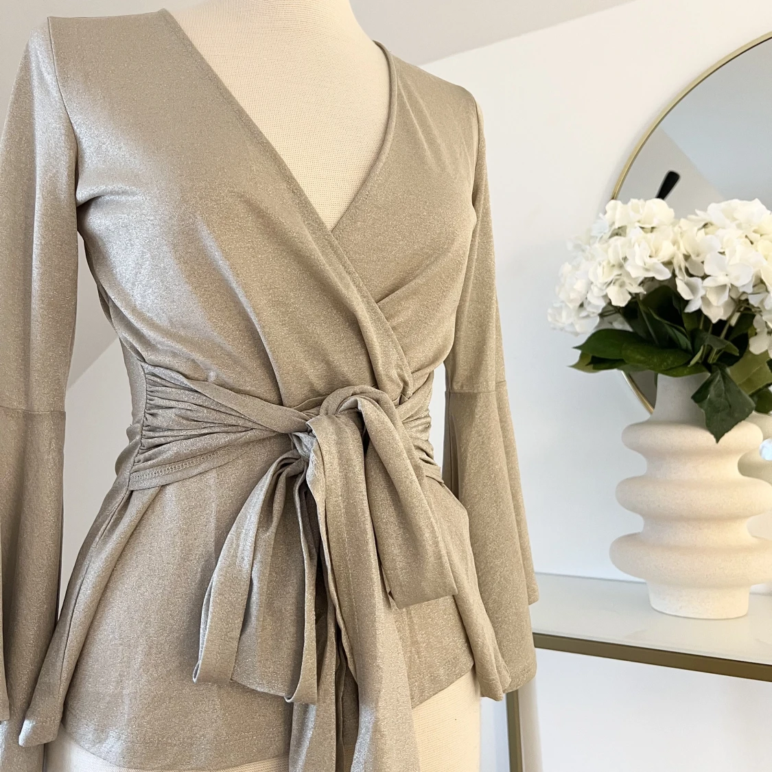 Glittrig blus från Bubbelroom - 90