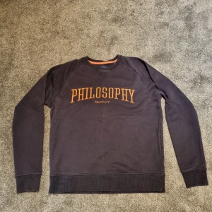 Gant crew neck - Storlek: 16 years  Skick: 7/10 Fint skick!