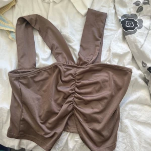Shein topp  - Brun shein topp