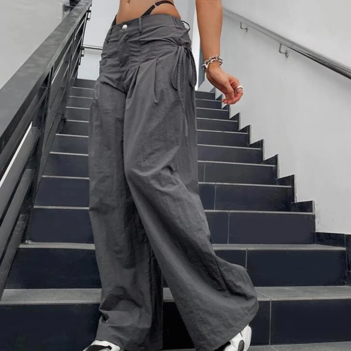 Gråa cargobyxor - 90