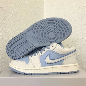 Nike Air Jordan 1 Low SE "Reverse Ice Blue" - Storlek: 36                    Skick: 10/10 DS                 Pris: 1799kr            Instagram: Heatonfeet040 
