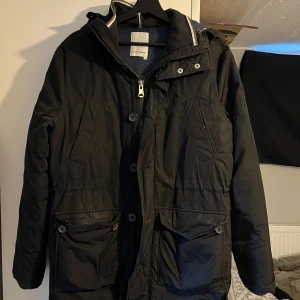 J Lindeberg Jacka - Supersnygg och lite varmare Jacka/Rock från J Lindeberg, storlek S