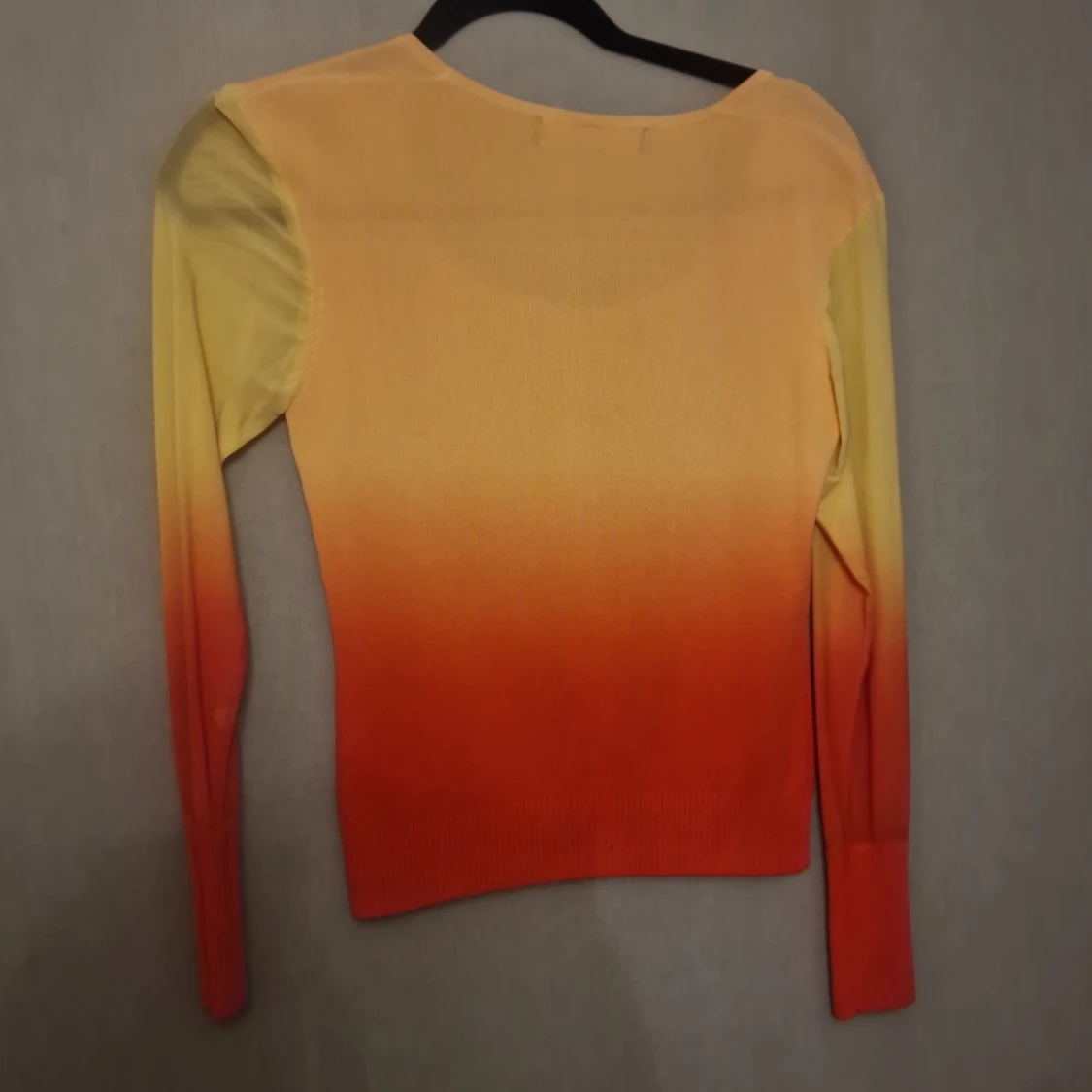 En ny  t-shirts men den var för small för mig  - 90