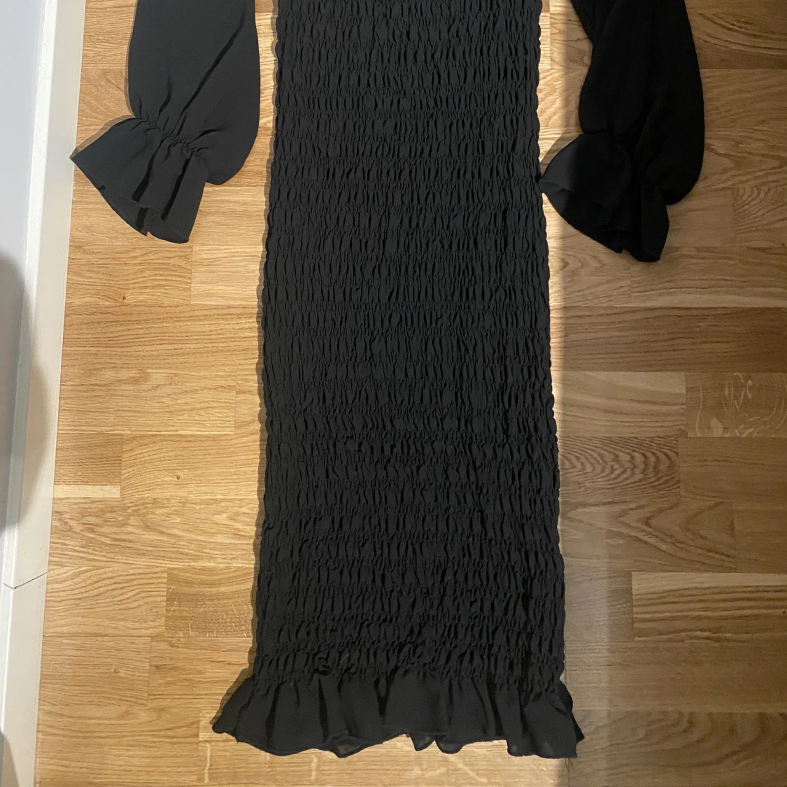 Klänning med volang  - 90