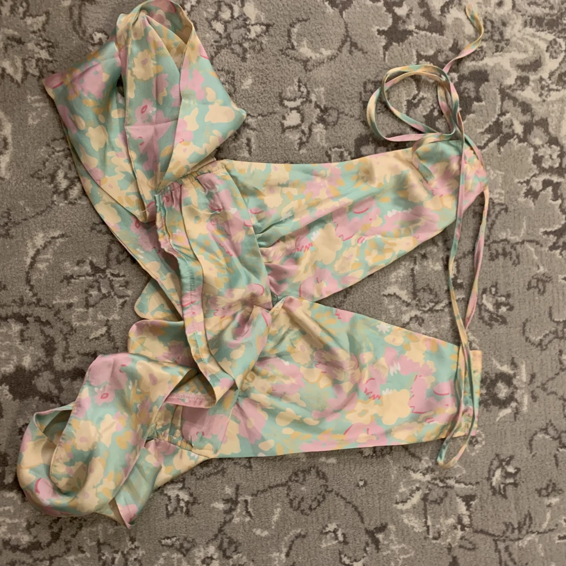 3 olika toppar -100kr