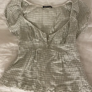Brandy Melville tröja  - Sötaste toppen som ej kommit till användning! Bra skick. 