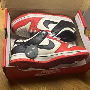 Nike dunk low EMB NBA 75th anniversary - Mycket sparsamt använda dunks i storlek 37,5 