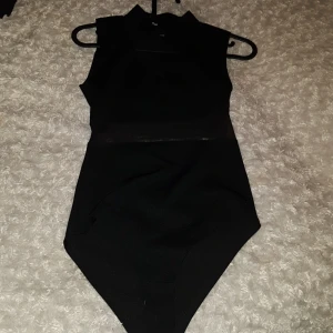 Body - Svart body stl XS aldrig använd 