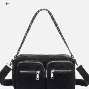 Noella väska  - En oanvänd noella väska, inga defekter. Ny pris: 600kr💕