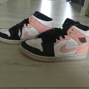 Air jordans mid 1 - Bra skick