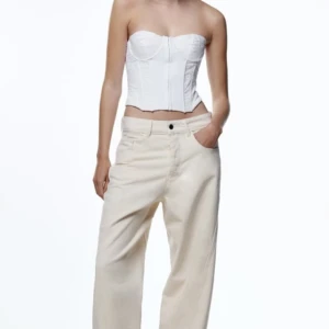 Korsett topp - Korsett topp som jag köpte förra veckan från Zara, aldrig använd bara testad, säljer då den var lite stor🫶🏻