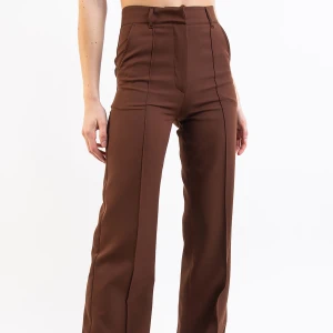 Kostymbyxor  - Jättefina kostymbyxor från madlady. Bara använt en gång så dem är som nya. Skriv för mer info. Köparen står för frakt💞