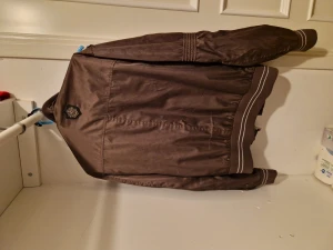 Gov-denim - Säljer denna jätte snyggt sommar Jackan storlek m 