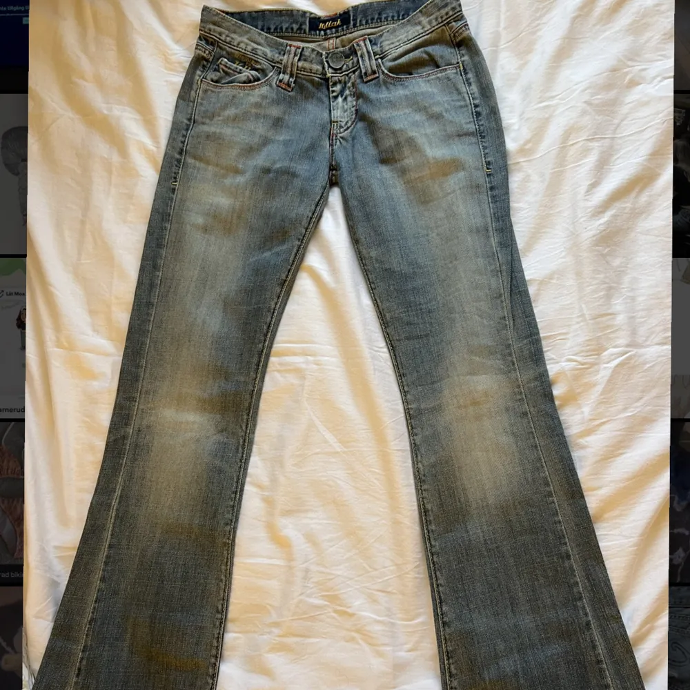 Såååå snygga lågmidjade jeans som tyvärr va försmå 💔💔💔💔😭. Jeans & Byxor.