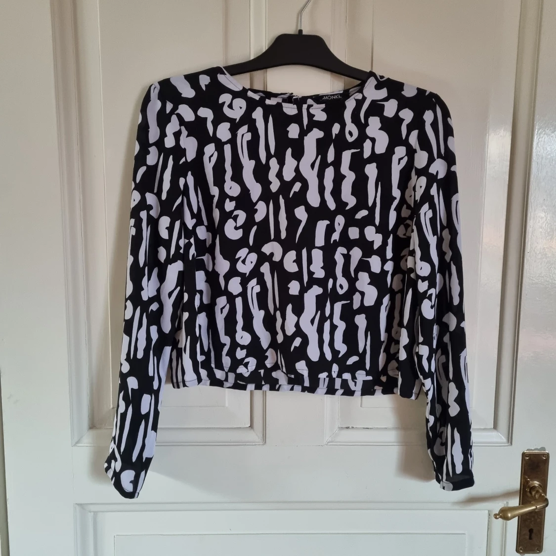 Skir croptop/blus från Monki