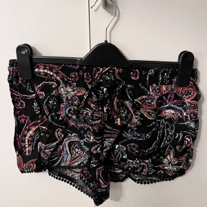 Shorts  - Nya och aldrig använda shorts. 