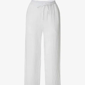 Linnébyxor  - Säljer mina vita linnebyxor från Chelsea. Säljs pågrund av att dom inte kommit till användning. Använt 2-3 gånger. Superfint skick! ❤️ Pris kan diskuteras!