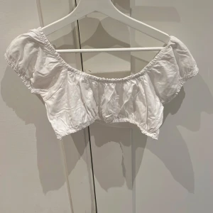 Off shoulder topp - Väldigt kort, borde passa xxs