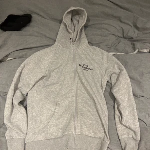 Peakperformance tröja - Storlek medium 