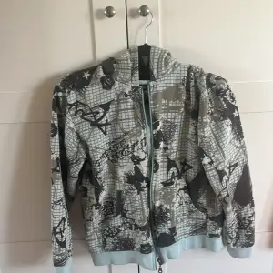 Cool hoodie köpt på Plick storlek xs/S
