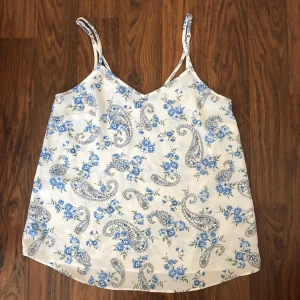 Fladdrigt linne med mönster - Linne med mönster i storlek S, oanvänd 