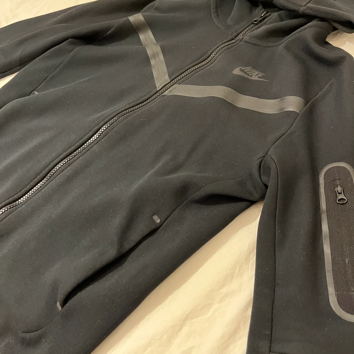 Nike tech fleece hoodie svart  - 91