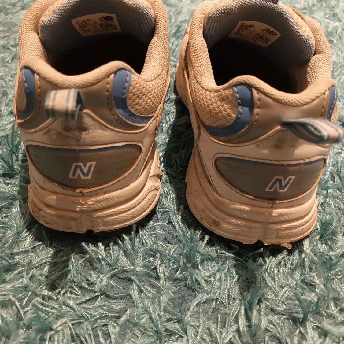 New Balance  - 90
