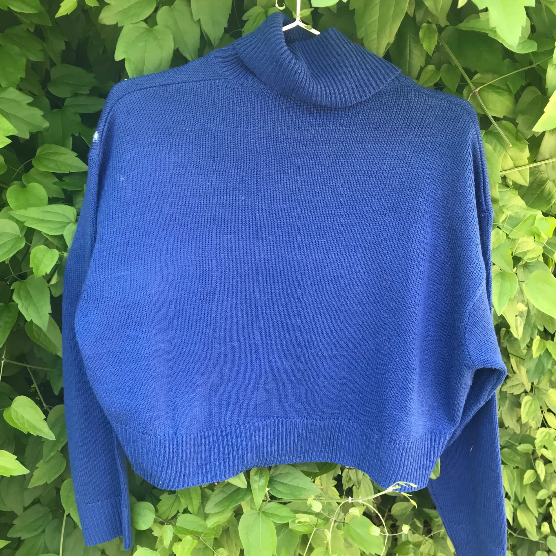 Marinblå stickad tröja