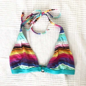 Bikiniöverdel  - Så söt bikiniöverdel i storlek 36💜 fraktar för 33kr eller möts upp i Fridhemsplan