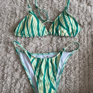 Grön bikini - Jättefin bikini med lite högre trosa, som den rosa med band jag också lagt upp bara att denna är utan band. Endast provad