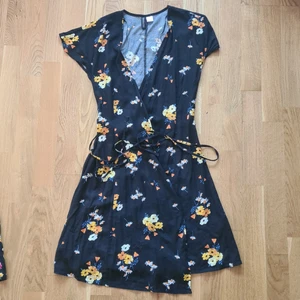 Klänning  - Storlek 34, super fin sommar klänning, använd 2 gånger