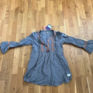 Oanvänd odd Molly blus/topp, storlek S - Helt oanvänd odd Molly blus/topp i storlek S. Prislapp finns kvar, nypris 1200 kr.