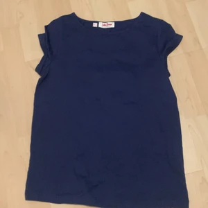 Marinblå tröja - Aldrig använt, väldigt fin