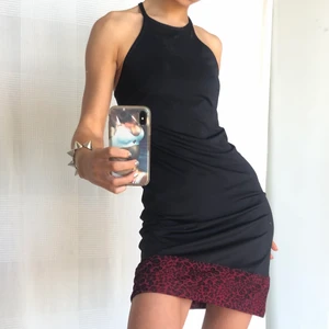 Klänning  - Säljer denna superfina klänning. Skulle säg storlek xs/s⭐️ fraktar för 44kr eller möts i Fridhemsplan ❗️❗️