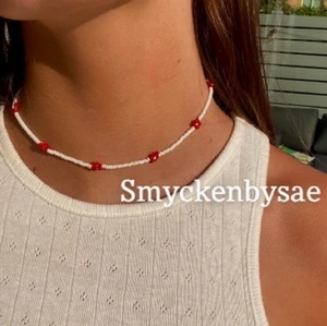 Pärlhalsband  - Så fint populärt pärlhalsband. Perfekt till sommaroutfits. 79kr, 13kr frakt ❤️❤️