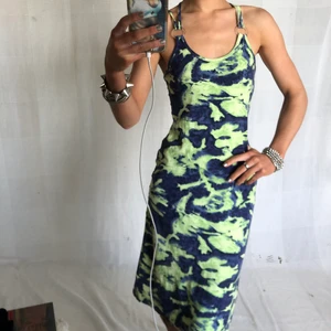 Klänning - Fantastisk klänning⭐️ stretch så passar nog alla. Fraktar för 466kr spårbart eller möts i Fridhemsplan 👼